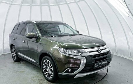 Mitsubishi Outlander III рестайлинг 3, 2016 год, 1 950 000 рублей, 3 фотография