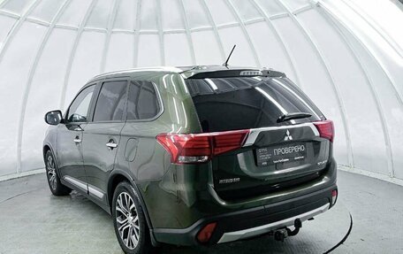 Mitsubishi Outlander III рестайлинг 3, 2016 год, 1 950 000 рублей, 8 фотография