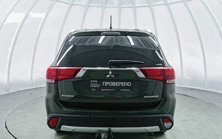 Mitsubishi Outlander III рестайлинг 3, 2016 год, 1 950 000 рублей, 7 фотография