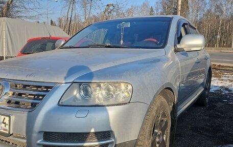 Volkswagen Touareg III, 2004 год, 750 000 рублей, 2 фотография