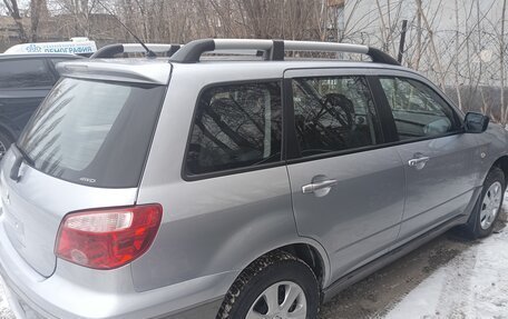 Mitsubishi Outlander III рестайлинг 3, 2008 год, 800 000 рублей, 5 фотография