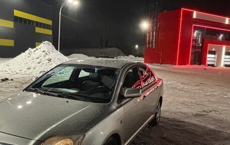 Toyota Avensis III рестайлинг, 2004 год, 800 000 рублей, 7 фотография