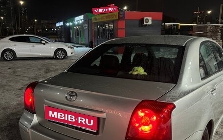 Toyota Avensis III рестайлинг, 2004 год, 800 000 рублей, 6 фотография