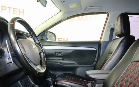 Mitsubishi Outlander III рестайлинг 3, 2014 год, 1 559 000 рублей, 9 фотография