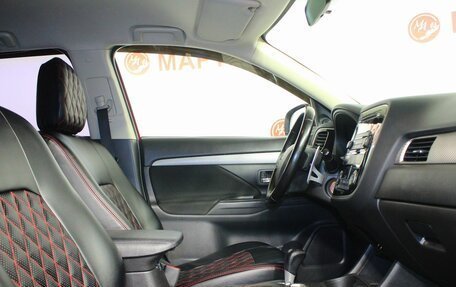 Mitsubishi Outlander III рестайлинг 3, 2014 год, 1 559 000 рублей, 10 фотография