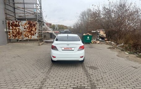 Hyundai Solaris II рестайлинг, 2013 год, 350 000 рублей, 2 фотография