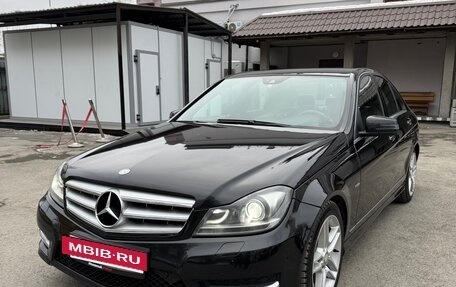 Mercedes-Benz C-Класс, 2011 год, 1 390 000 рублей, 2 фотография