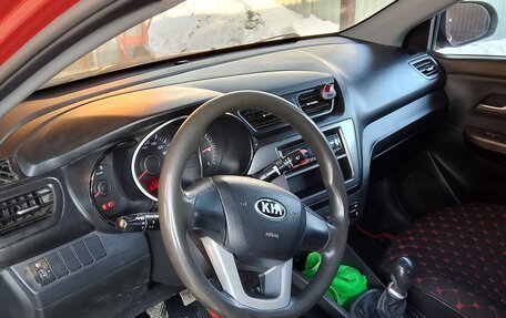 KIA Rio III рестайлинг, 2014 год, 830 000 рублей, 10 фотография