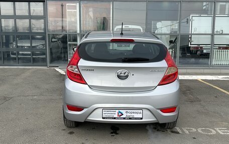 Hyundai Solaris II рестайлинг, 2013 год, 700 000 рублей, 15 фотография