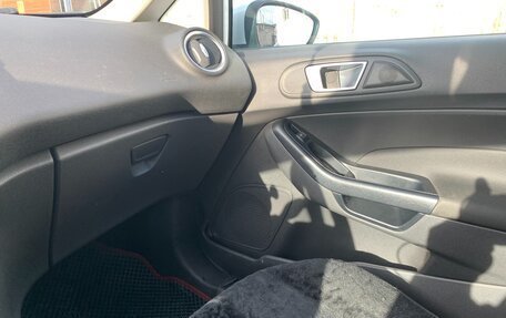 Ford Fiesta, 2017 год, 920 000 рублей, 13 фотография