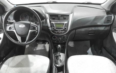 Hyundai Solaris II рестайлинг, 2011 год, 999 000 рублей, 10 фотография