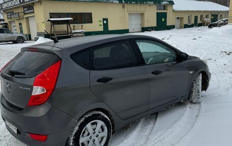 Hyundai Solaris II рестайлинг, 2014 год, 1 000 000 рублей, 4 фотография