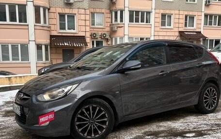 Hyundai Solaris II рестайлинг, 2012 год, 1 150 000 рублей, 3 фотография