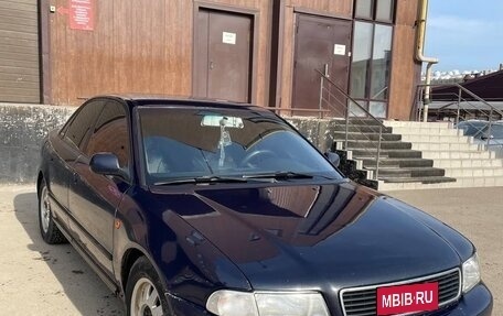 Audi A4, 1998 год, 299 000 рублей, 2 фотография