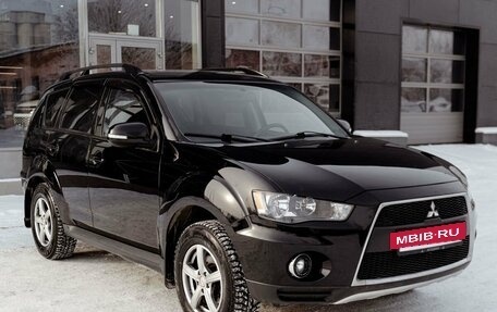 Mitsubishi Outlander III рестайлинг 3, 2010 год, 1 491 000 рублей, 3 фотография