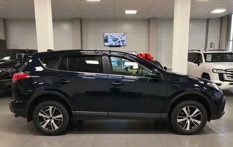 Toyota RAV4, 2019 год, 2 399 000 рублей, 6 фотография