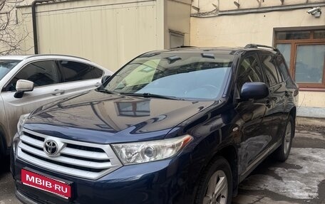 Toyota Highlander III, 2013 год, 2 360 000 рублей, 1 фотография