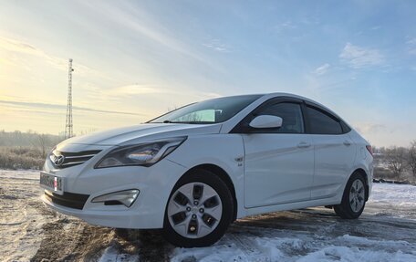 Hyundai Solaris II рестайлинг, 2015 год, 1 050 000 рублей, 10 фотография