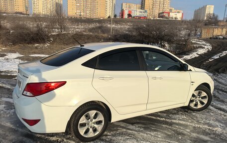 Hyundai Solaris II рестайлинг, 2015 год, 1 050 000 рублей, 8 фотография