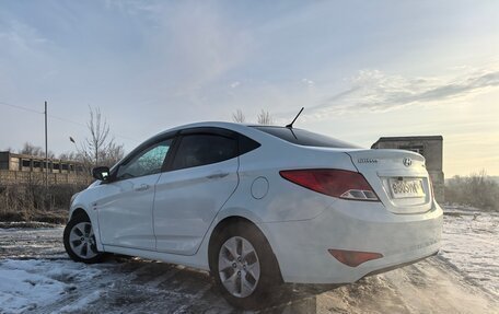 Hyundai Solaris II рестайлинг, 2015 год, 1 050 000 рублей, 11 фотография