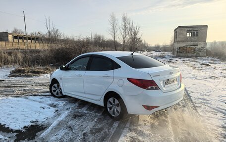 Hyundai Solaris II рестайлинг, 2015 год, 1 050 000 рублей, 12 фотография