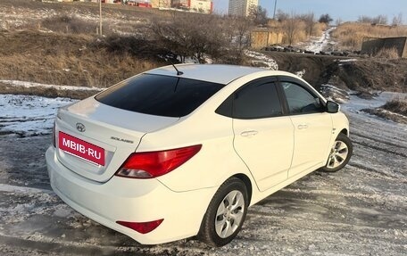 Hyundai Solaris II рестайлинг, 2015 год, 1 050 000 рублей, 2 фотография