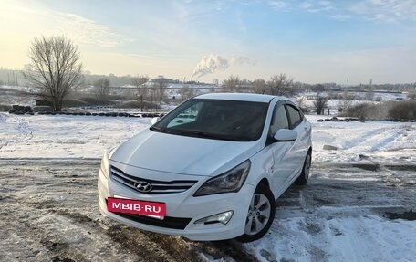 Hyundai Solaris II рестайлинг, 2015 год, 1 050 000 рублей, 7 фотография