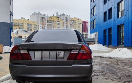 Mitsubishi Lancer VII, 2000 год, 300 000 рублей, 1 фотография