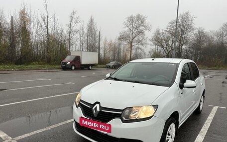 Renault Logan II, 2017 год, 700 000 рублей, 2 фотография