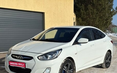 Hyundai Solaris II рестайлинг, 2013 год, 599 000 рублей, 1 фотография