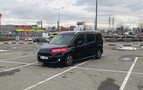 Ford Tourneo Connect II рестайлинг, 2018 год, 1 980 000 рублей, 2 фотография