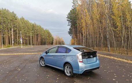 Toyota Prius, 2014 год, 1 270 000 рублей, 3 фотография