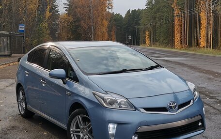 Toyota Prius, 2014 год, 1 270 000 рублей, 2 фотография