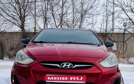 Hyundai Solaris II рестайлинг, 2012 год, 590 000 рублей, 3 фотография