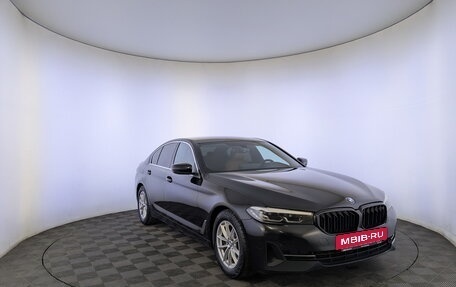 BMW 5 серия, 2021 год, 4 680 000 рублей, 3 фотография