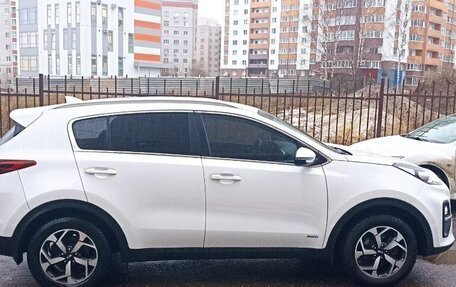 KIA Sportage IV рестайлинг, 2020 год, 2 400 000 рублей, 2 фотография