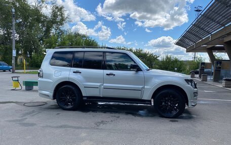 Mitsubishi Pajero IV, 2020 год, 4 590 000 рублей, 2 фотография