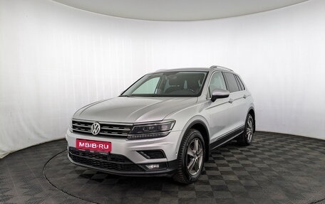 Volkswagen Tiguan II, 2018 год, 2 200 000 рублей, 1 фотография