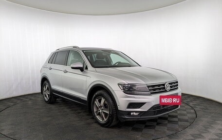 Volkswagen Tiguan II, 2018 год, 2 200 000 рублей, 3 фотография