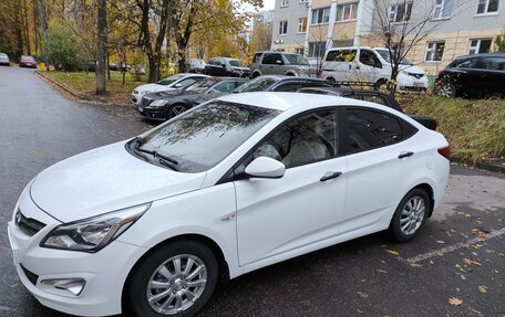 Hyundai Solaris II рестайлинг, 2015 год, 1 100 000 рублей, 9 фотография