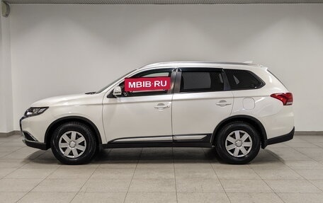 Mitsubishi Outlander III рестайлинг 3, 2018 год, 2 075 000 рублей, 8 фотография