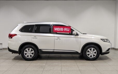 Mitsubishi Outlander III рестайлинг 3, 2018 год, 2 075 000 рублей, 4 фотография