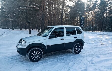 Chevrolet Niva I рестайлинг, 2016 год, 738 000 рублей, 5 фотография