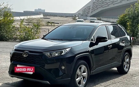 Toyota RAV4, 2021 год, 2 480 000 рублей, 2 фотография