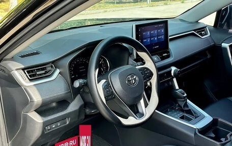 Toyota RAV4, 2021 год, 2 480 000 рублей, 10 фотография