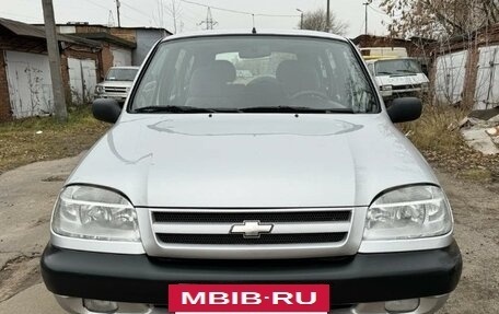 Chevrolet Niva I рестайлинг, 2004 год, 175 999 рублей, 2 фотография