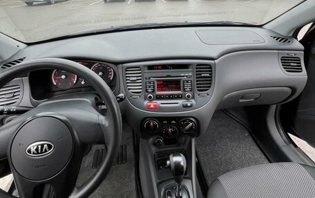 KIA Rio II, 2010 год, 800 000 рублей, 10 фотография