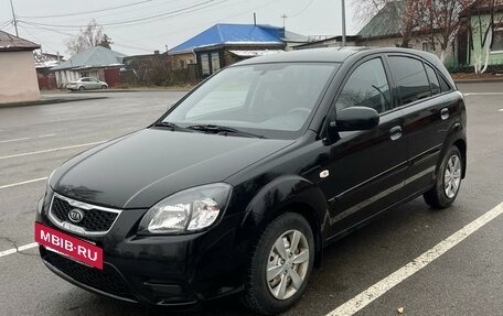 KIA Rio II, 2010 год, 800 000 рублей, 2 фотография