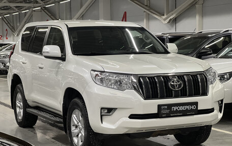 Toyota Land Cruiser Prado 150 рестайлинг 2, 2019 год, 4 649 000 рублей, 3 фотография