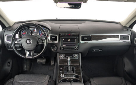 Volkswagen Touareg III, 2016 год, 3 400 000 рублей, 14 фотография